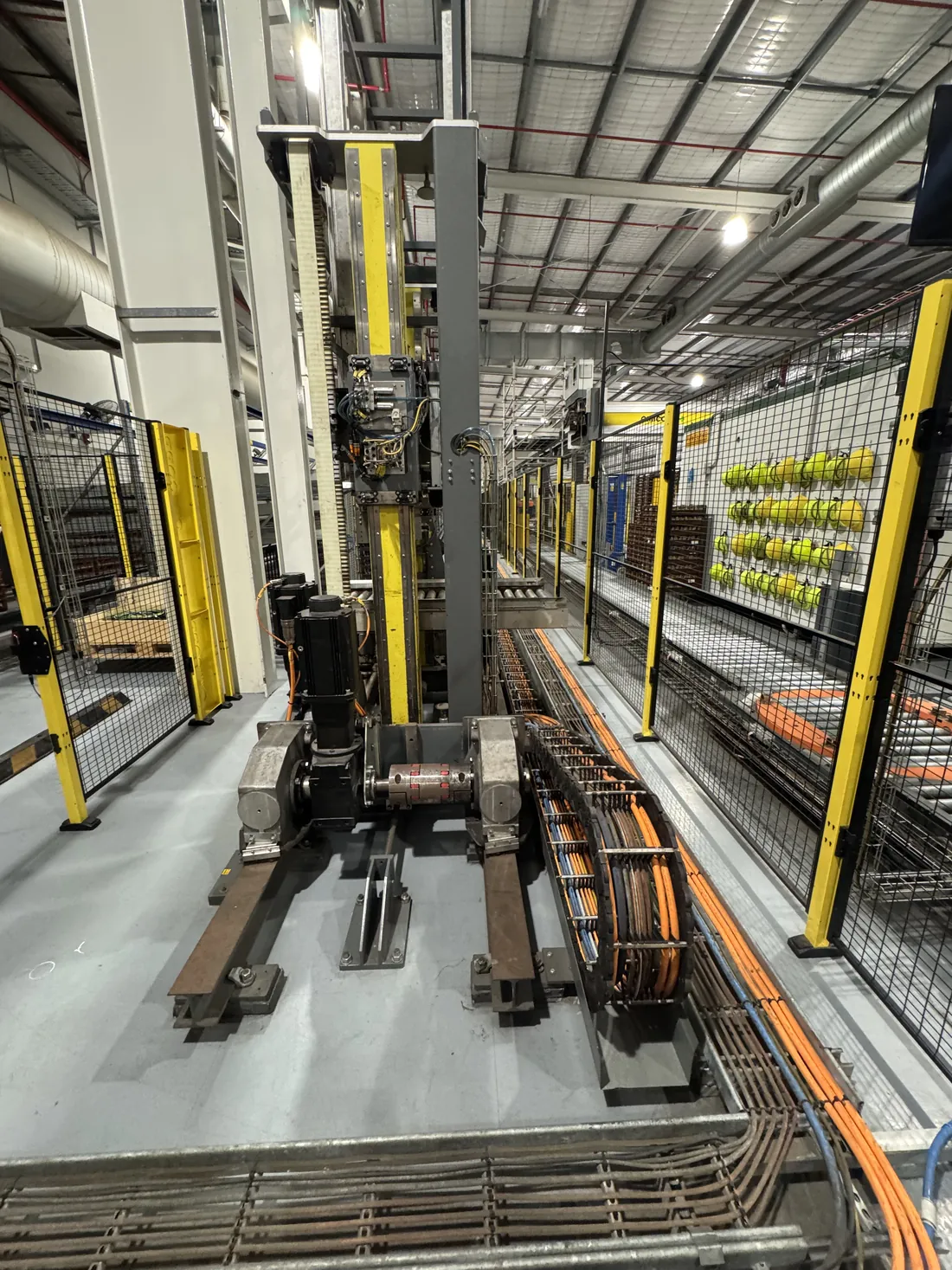 Cimcorp crate robot on its rail