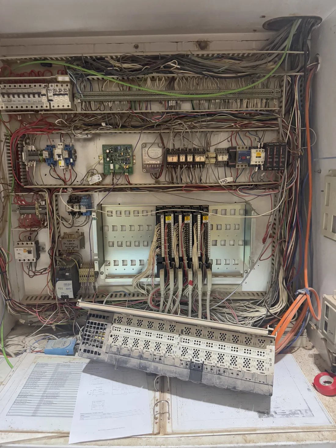 Output modules withdrawn from the rack