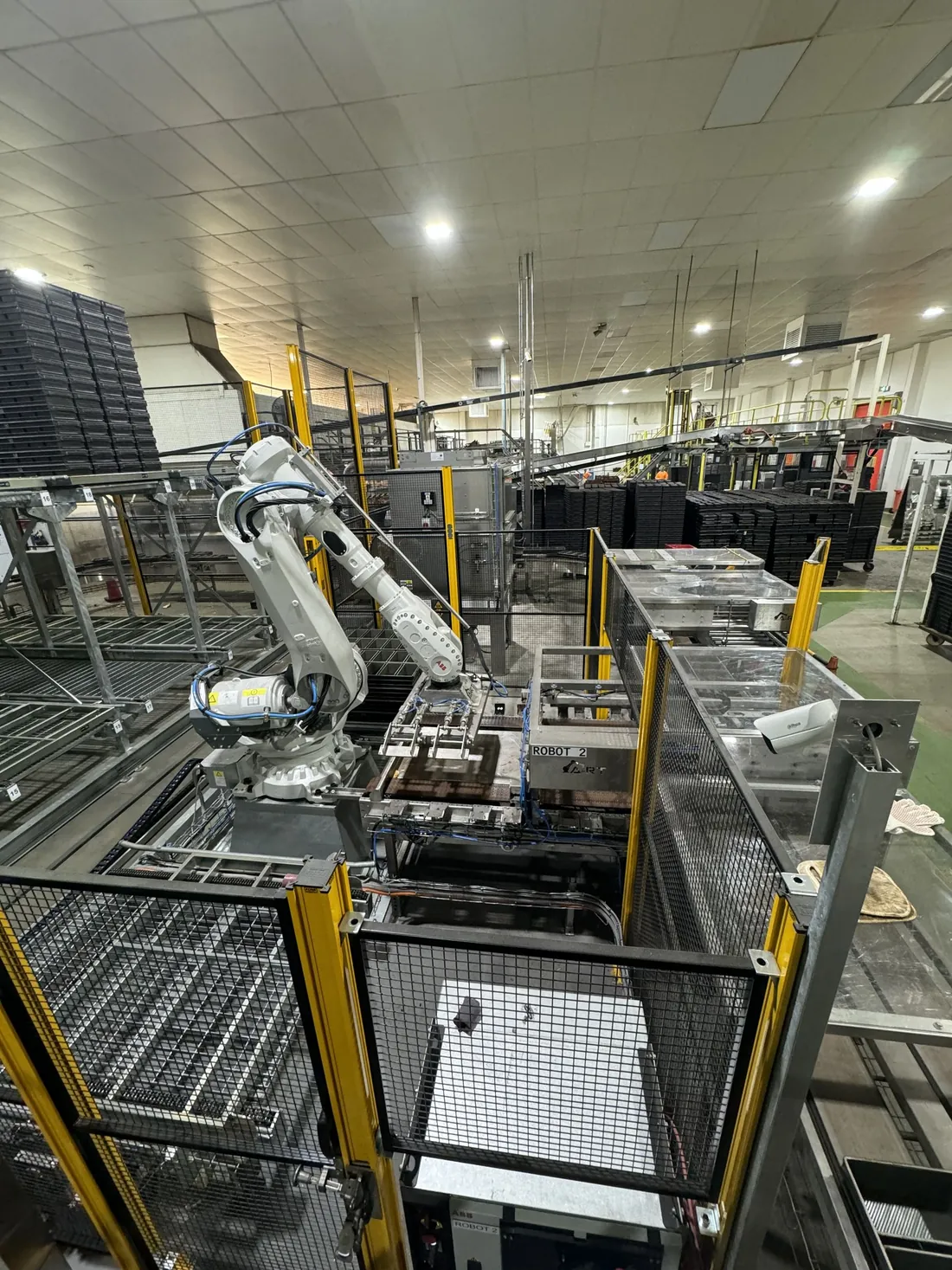 Robotic handling cell on a production line